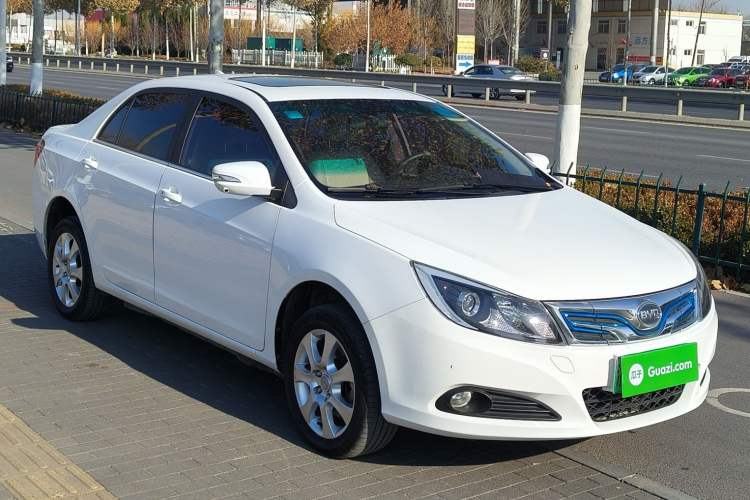 Used BYD e5 2017 300 Prestige Edition Exterior 2