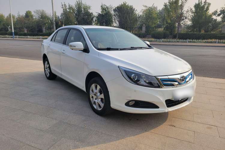 Used BYD e5 2017 300 Prestige Edition Exterior 2