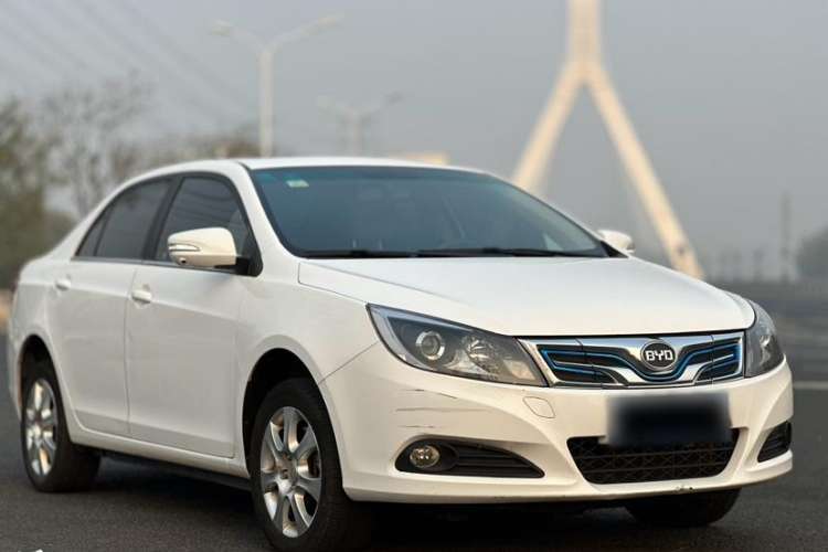 Used BYD e5 2017 300 Prestige Edition Exterior 2