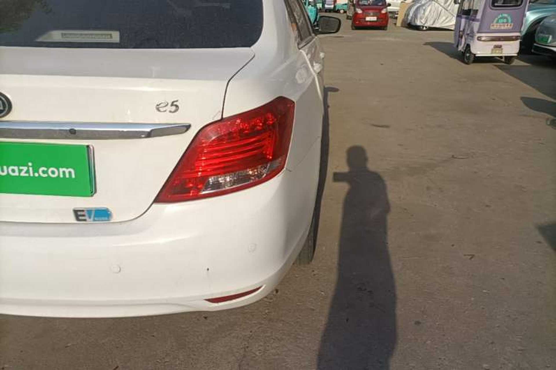 Used BYD e5 2017 300 Prestige Edition Exterior 3
