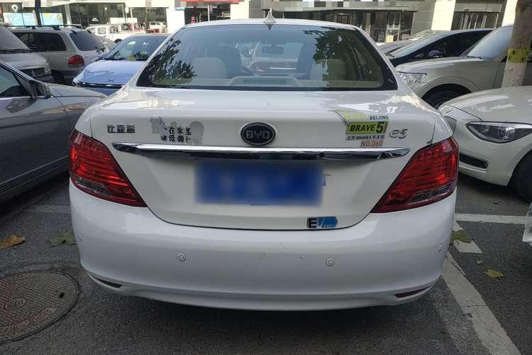 Used BYD e5 2017 300 Prestige Edition Exterior 4