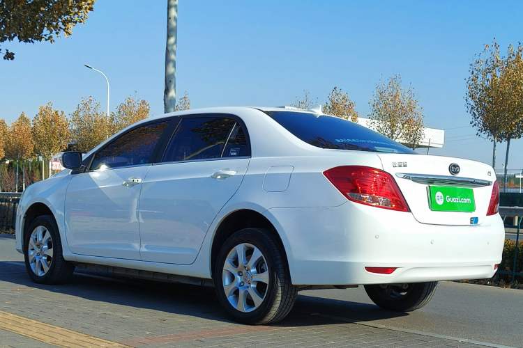 Used BYD e5 2017 300 Prestige Edition Exterior 4