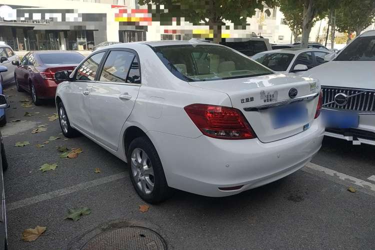 Used BYD e5 2017 300 Prestige Edition Exterior 5