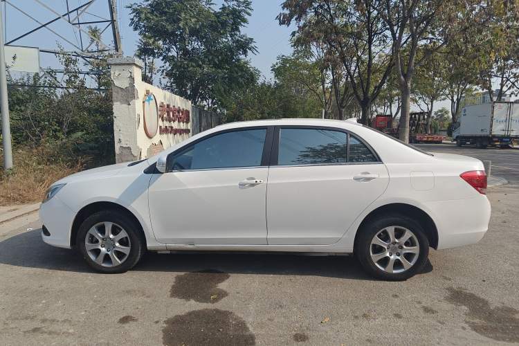 Used BYD e5 2017 300 Prestige Edition Exterior 5