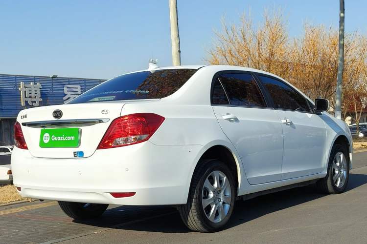 Used BYD e5 2017 300 Prestige Edition Exterior 5