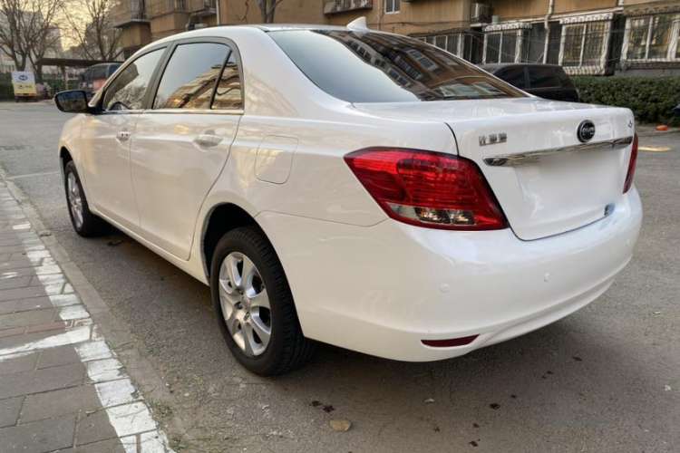 Used BYD e5 2017 300 Prestige Edition Exterior 5