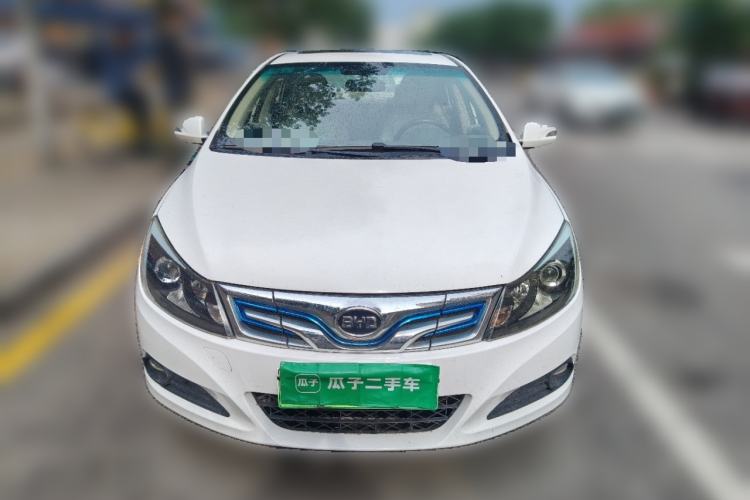 Used BYD e5 2017 300 Prestige Edition Front