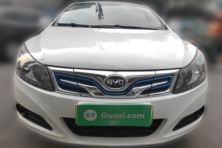 Used BYD e5 2017 300 Prestige Edition Front