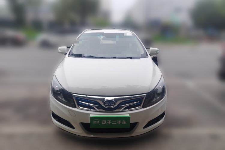 Used BYD e5 2017 300 Prestige Edition Front