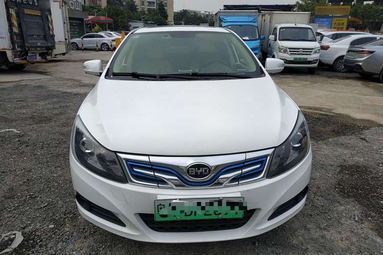 Used BYD e5 2017 300 Prestige Edition Front