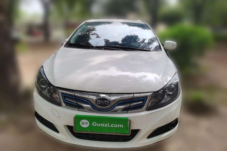 Used BYD e5 2017 300 Prestige Edition Front