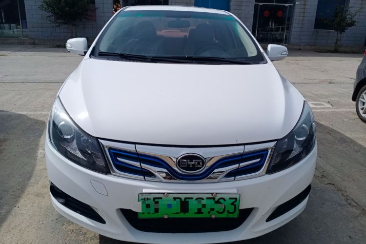 Used BYD e5 2017 300 Prestige Edition Front