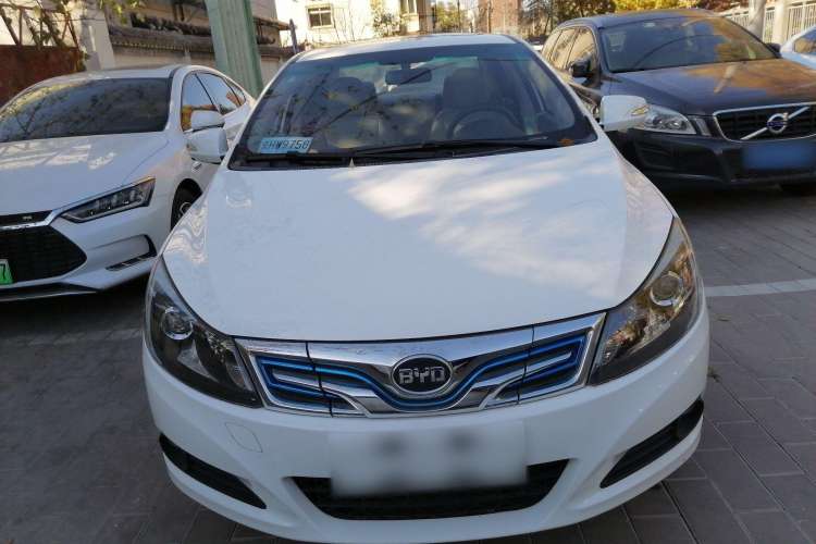 Used BYD e5 2017 300 Prestige Edition Front