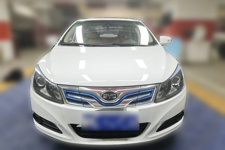 Used BYD e5 2017 300 Prestige Edition Front