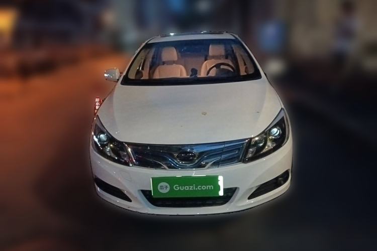Used BYD e5 2017 300 Prestige Edition Front