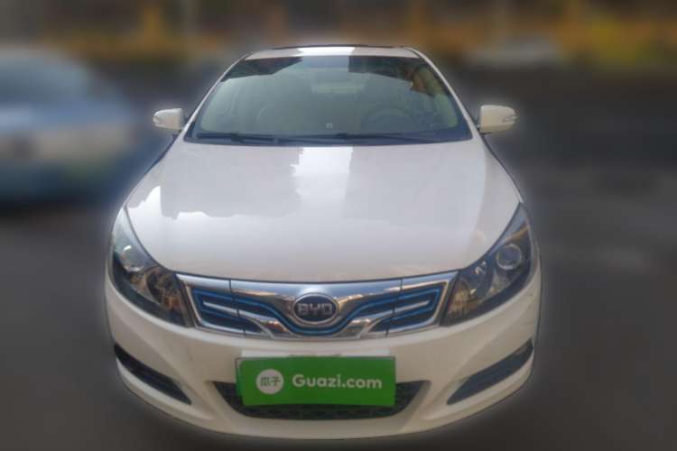 Used BYD e5 2017 300 Prestige Edition Front