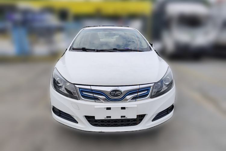 Used BYD e5 2017 300 Prestige Edition Front