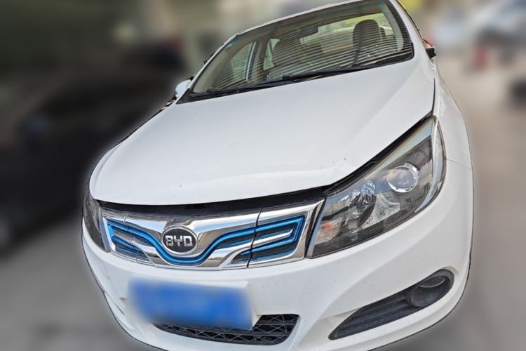 Used BYD e5 2017 300 Prestige Edition Front