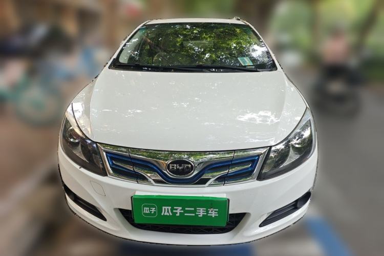 Used BYD e5 2017 300 Prestige Edition Front