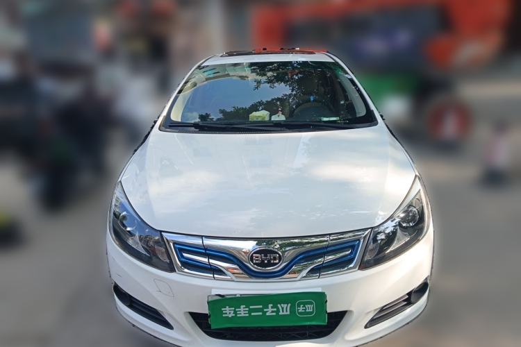 Used BYD e5 2017 300 Prestige Edition Front