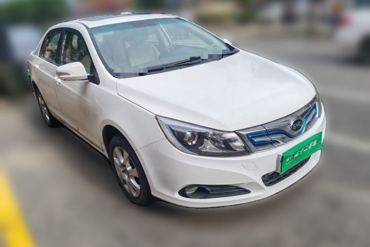 Used BYD e5 2017 300 Prestige Edition Front Right 45 Deg