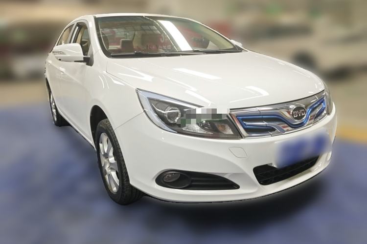 Used BYD e5 2017 300 Prestige Edition Front Right 45 Deg