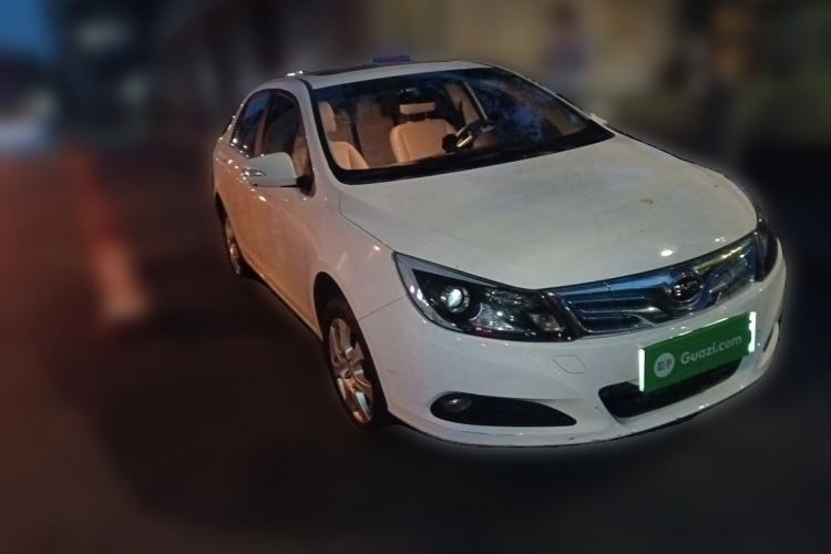 Used BYD e5 2017 300 Prestige Edition Front Right 45 Deg