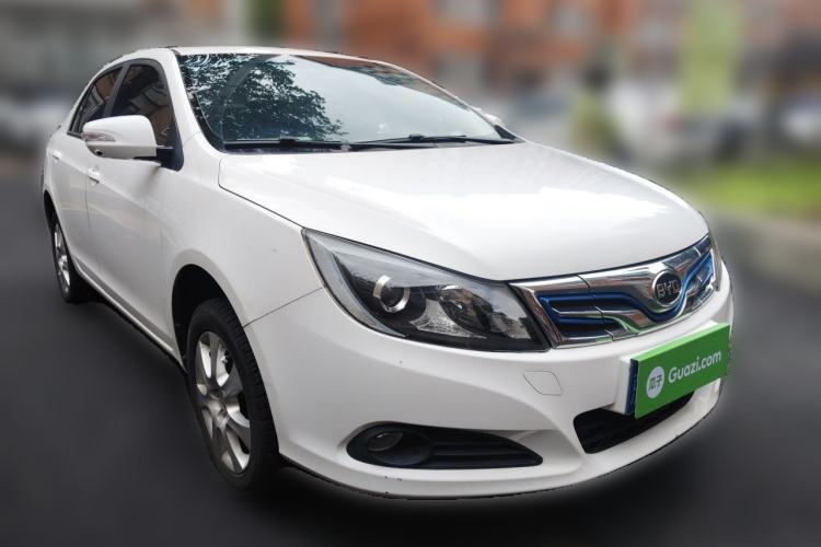 Used BYD e5 2017 300 Prestige Edition Front Right 45 Deg