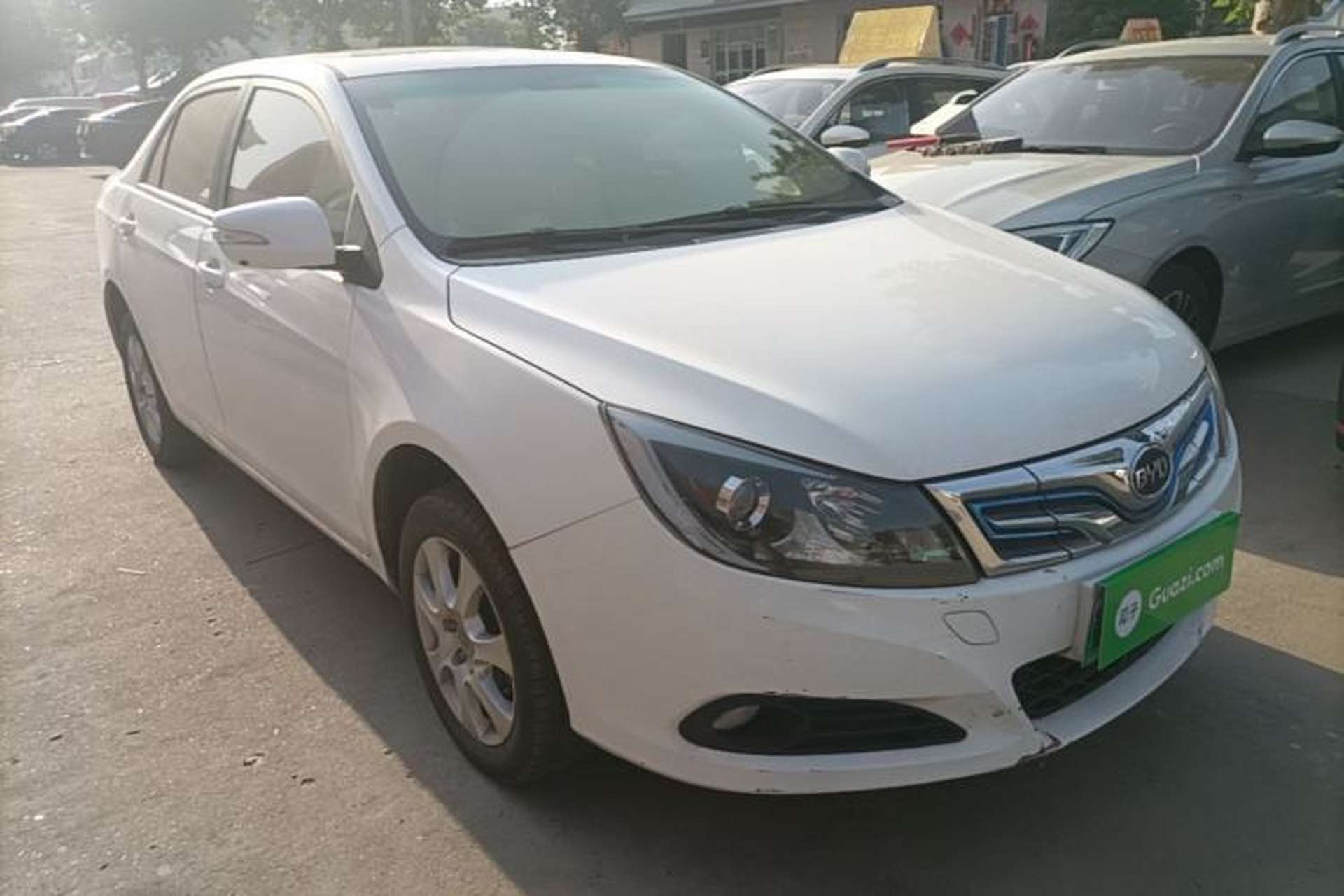 Used BYD e5 2017 300 Prestige Edition Front Right 45 Deg