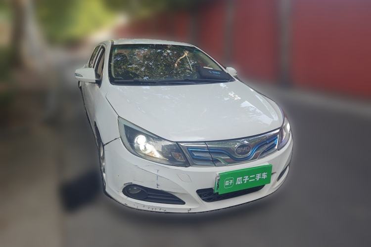 Used BYD e5 2017 300 e-Comfort Edition Front Right 45 Deg