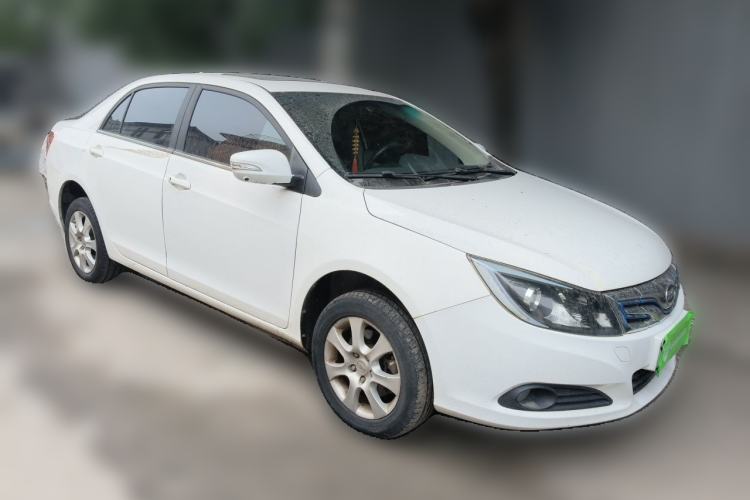 Used BYD e5 2017 300 Prestige Edition Front Right 45 Deg