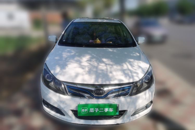 Used BYD e5 2017 300 Prestige Edition Front