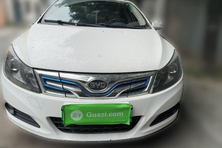Used BYD e5 2017 300 Prestige Edition Front
