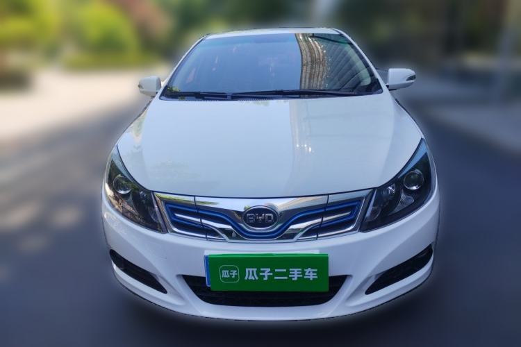 Used BYD e5 2017 300 Prestige Edition Front