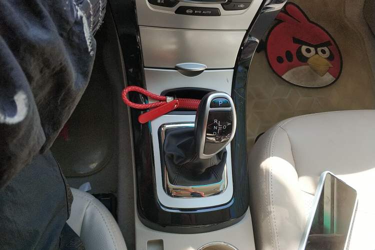 Used BYD e5 2017 300 e-Comfort Edition Gear Lever