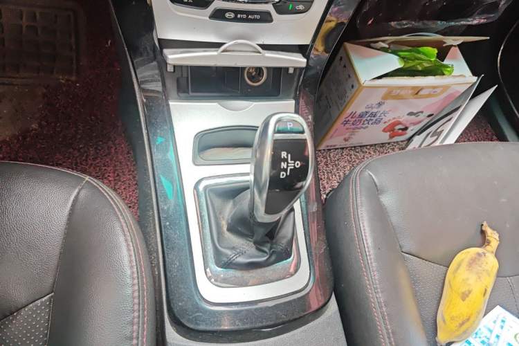 Used BYD e5 2017 300 e-Comfort Edition Gear Lever