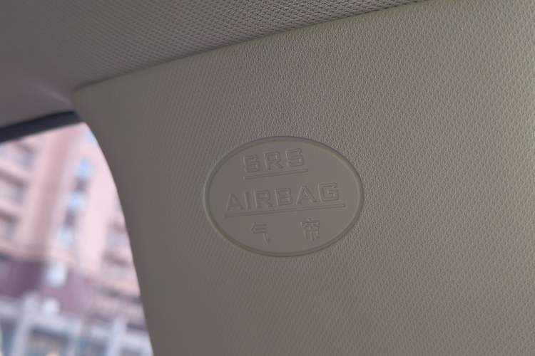 Used BYD e5 2017 300 Prestige Edition Interior 14
