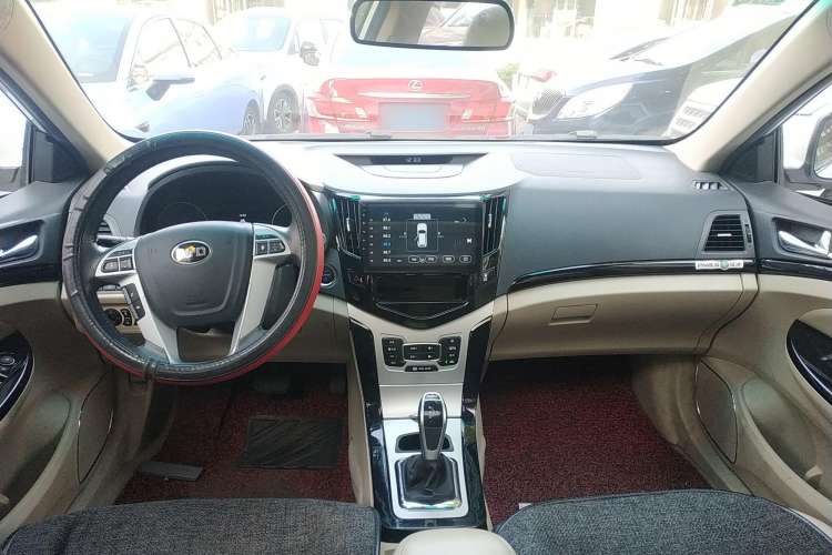 Used BYD e5 2017 300 Prestige Edition Interior 3