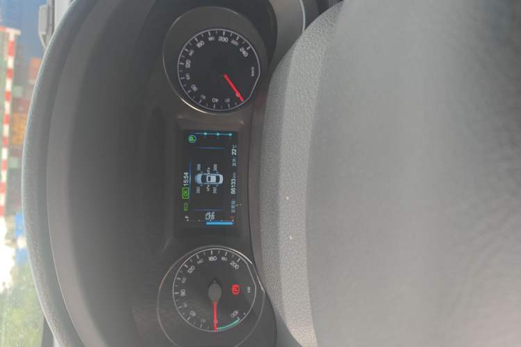 Used BYD e5 2017 300 Prestige Edition Interior 4