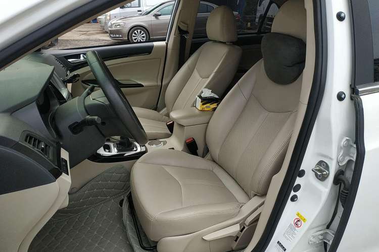 Used BYD e5 2017 300 Prestige Edition Left Front Seat