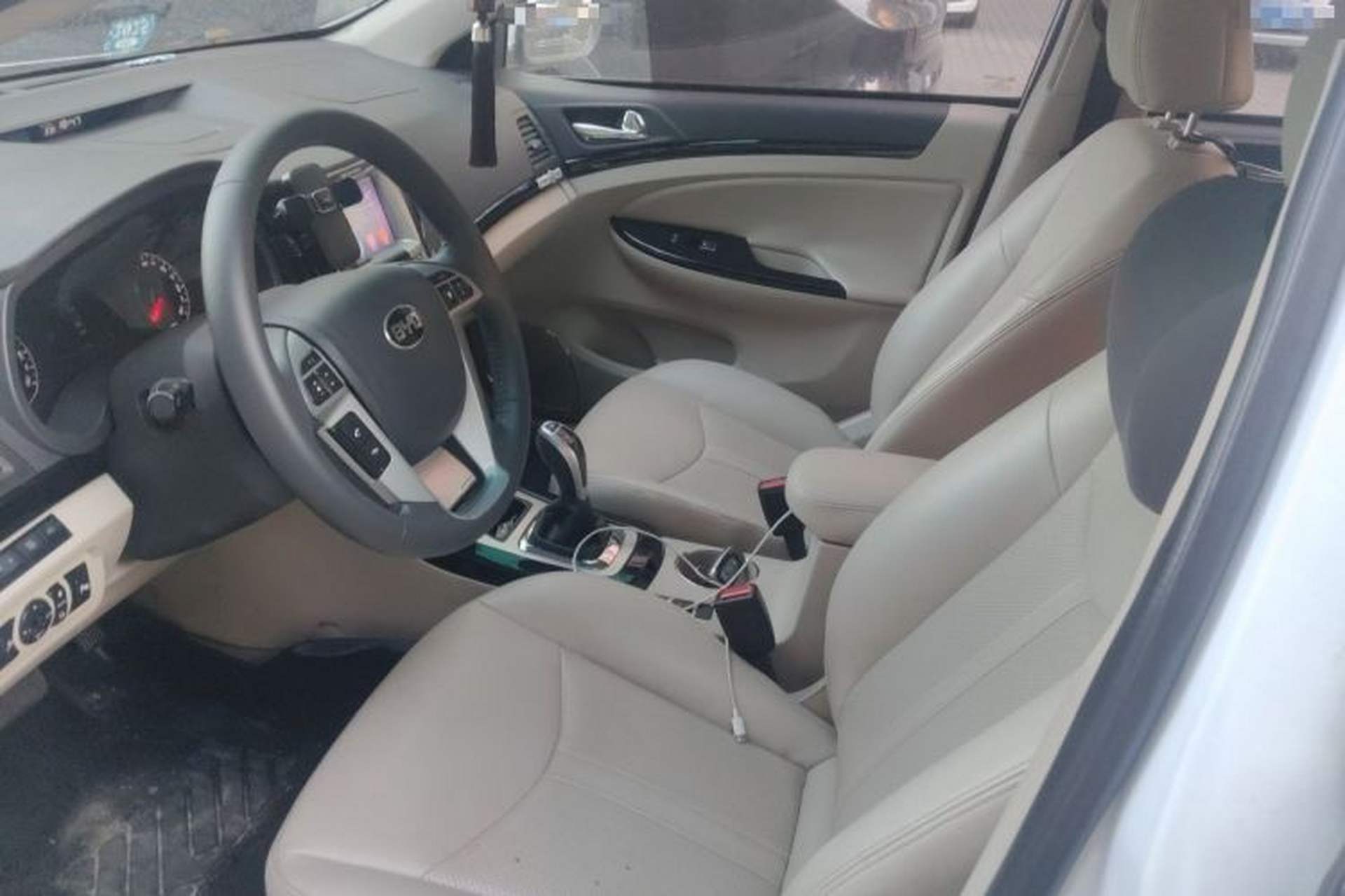 Used BYD e5 2017 300 Prestige Edition Left Front Seat