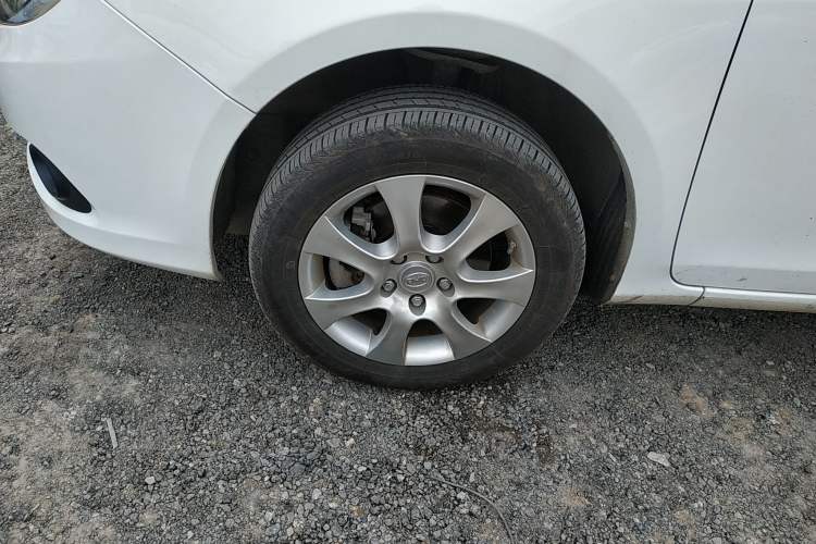 Used BYD e5 2017 300 Prestige Edition Left Front Wheel Hub