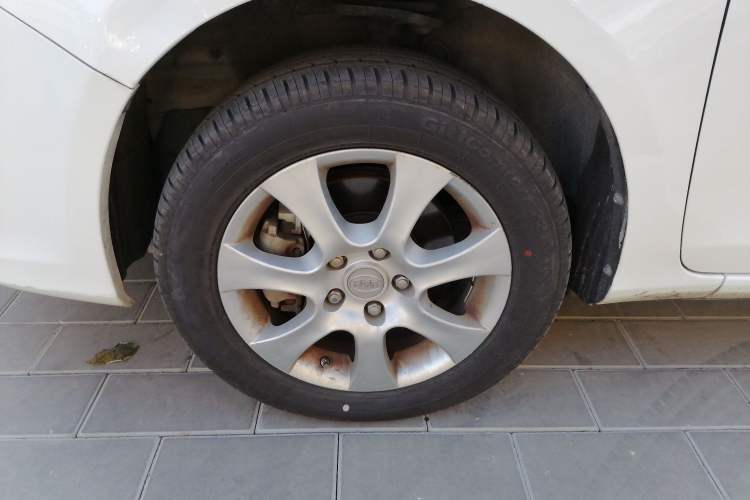 Used BYD e5 2017 300 Prestige Edition Left Front Wheel Hub