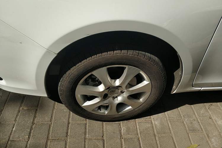 Used BYD e5 2017 300 e-Comfort Edition Left Front Wheel Hub