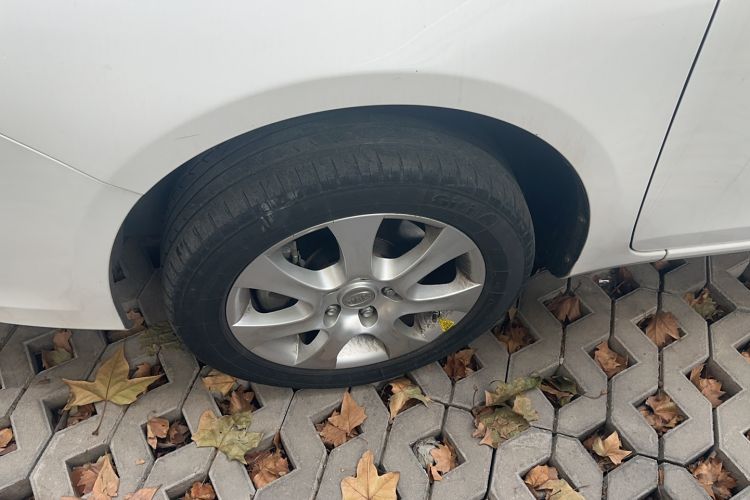 Used BYD e5 2017 300 Prestige Edition Left Front Wheel Hub