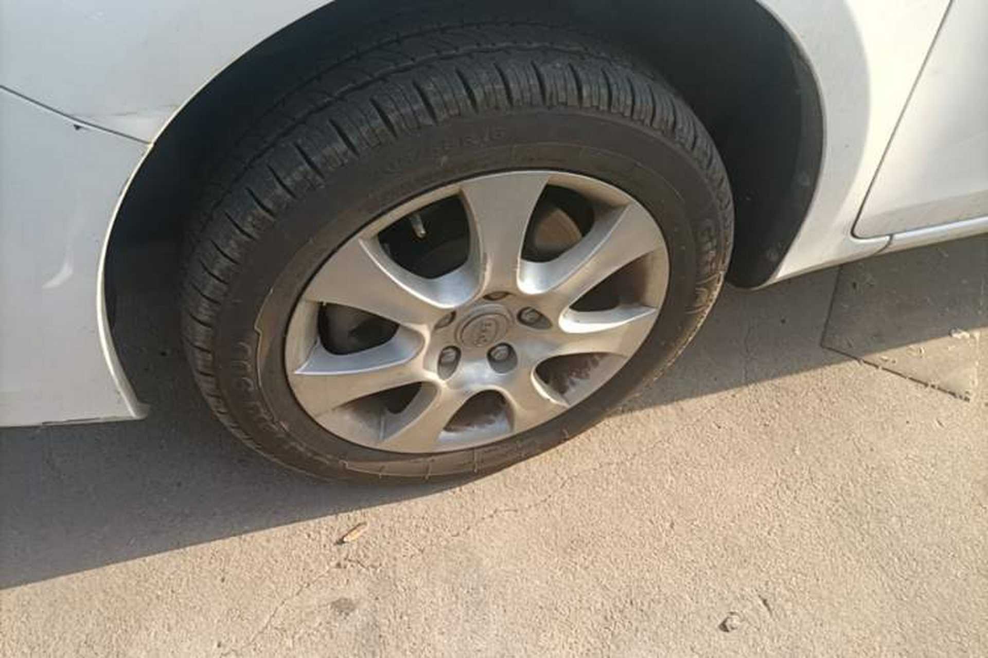 Used BYD e5 2017 300 Prestige Edition Left Front Wheel Hub