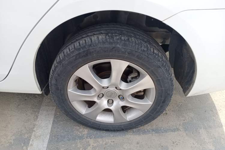 Used BYD e5 2017 300 Prestige Edition Left Rear Wheel Hub