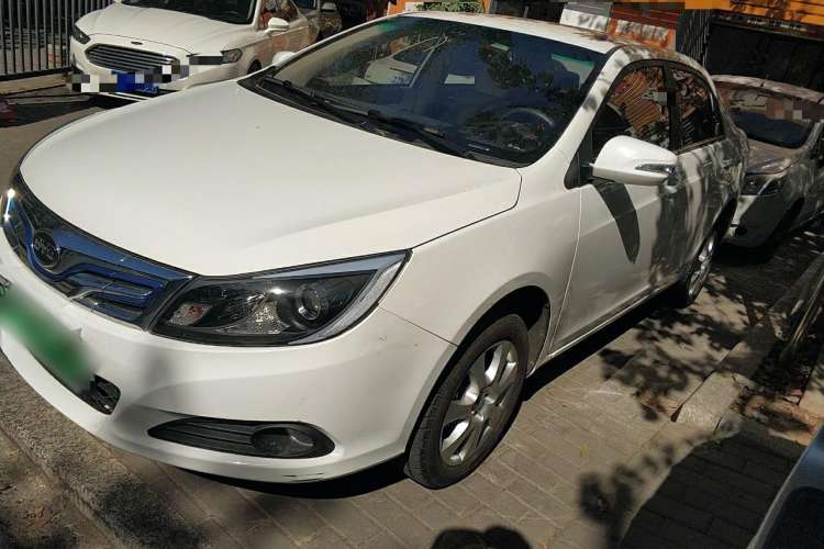 Used BYD e5 2017 300 e-Comfort Edition Left Side