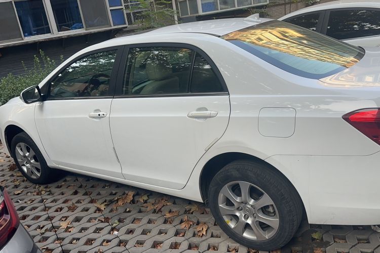 Used BYD e5 2017 300 Prestige Edition Left Side