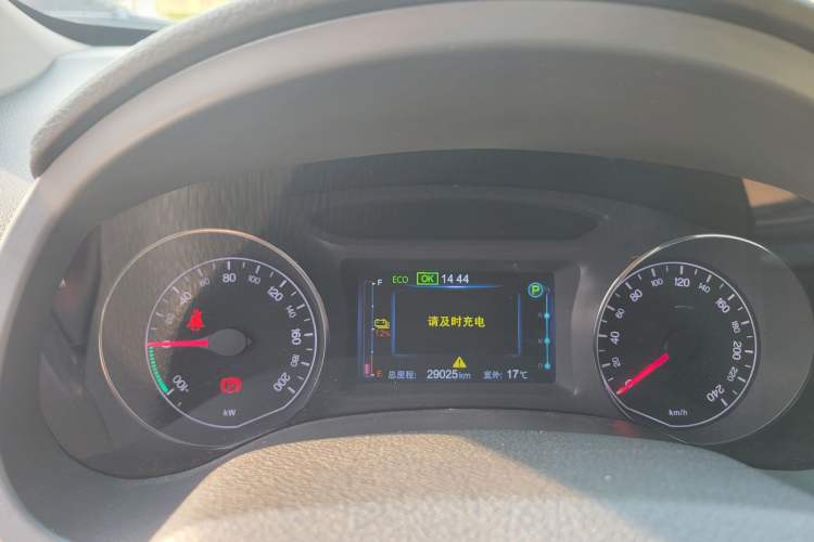 Used BYD e5 2017 300 Prestige Edition Odometer Close Up